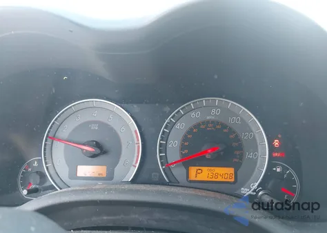 2010 Toyota Corolla S z USA, uszkodzony, nr VIN 2T1BU4EE5AC459394